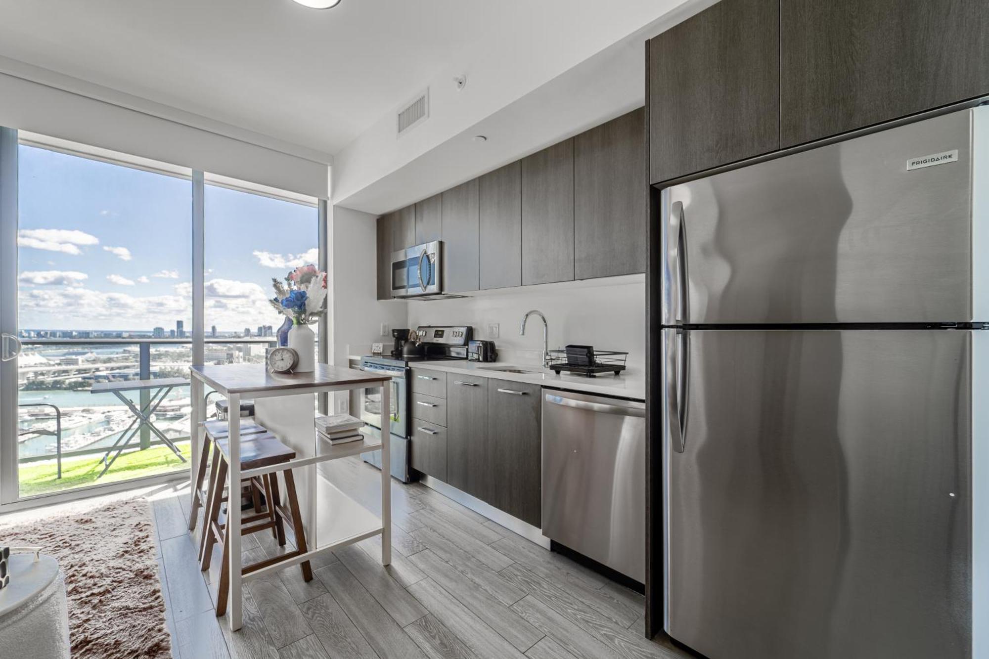 Tr Miami 2 Bedroom, 1 Bedroom, And Studio Condos With Balconies Exterior foto