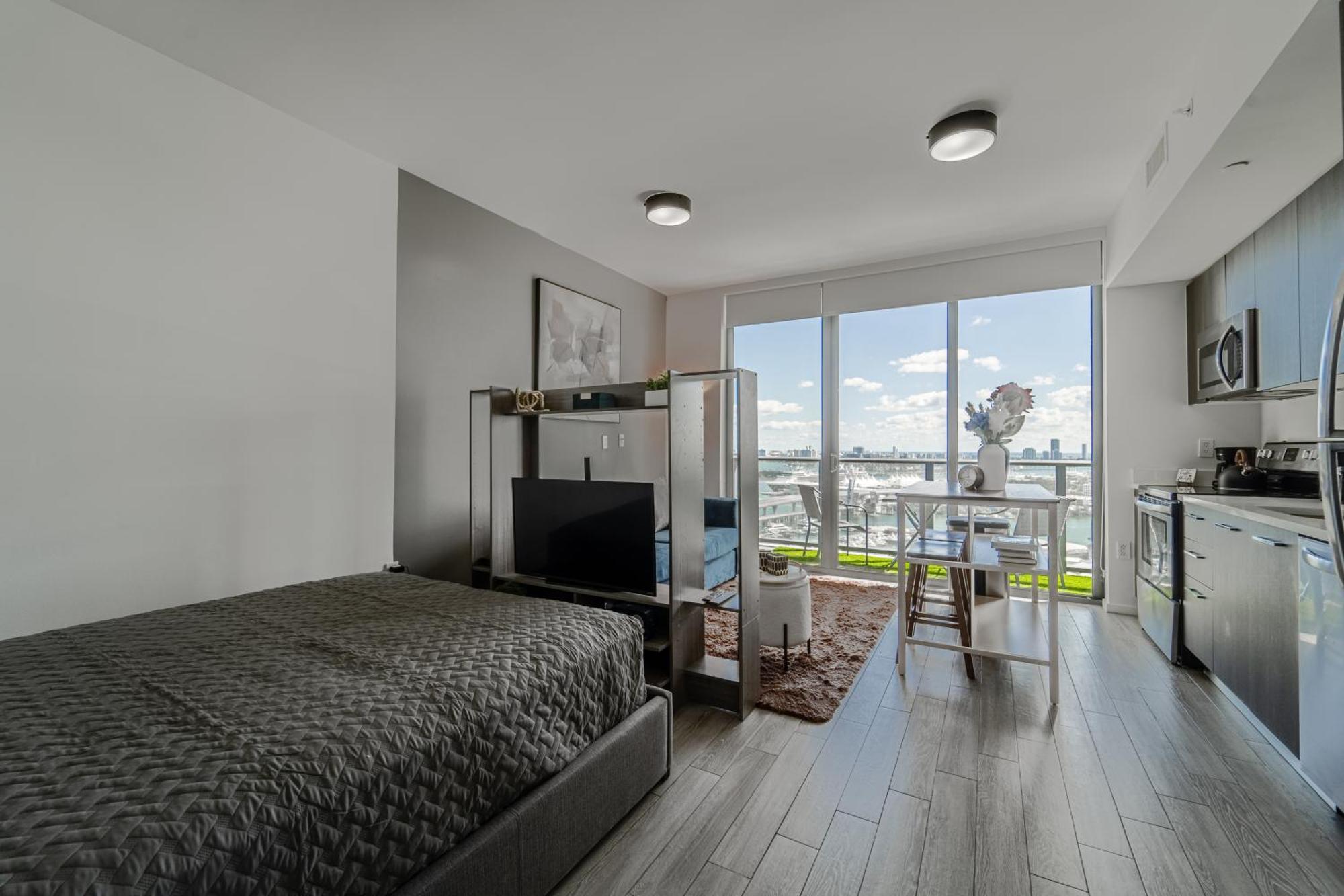 Tr Miami 2 Bedroom, 1 Bedroom, And Studio Condos With Balconies Exterior foto