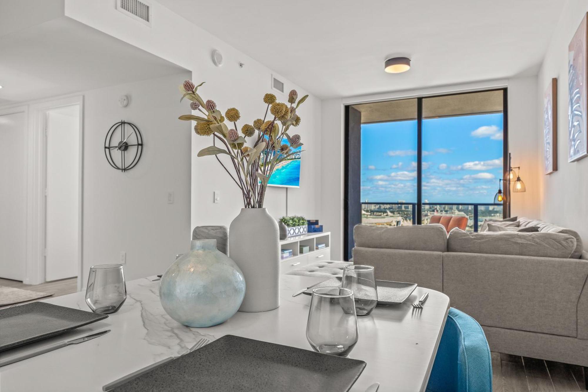 Tr Miami 2 Bedroom, 1 Bedroom, And Studio Condos With Balconies Exterior foto