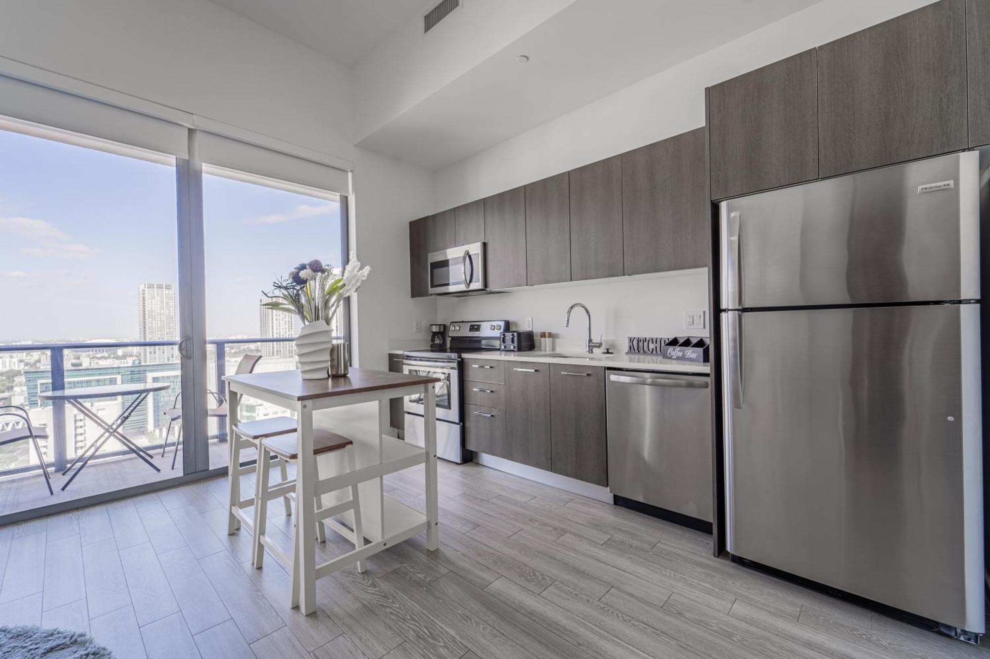 Tr Miami 2 Bedroom, 1 Bedroom, And Studio Condos With Balconies Exterior foto