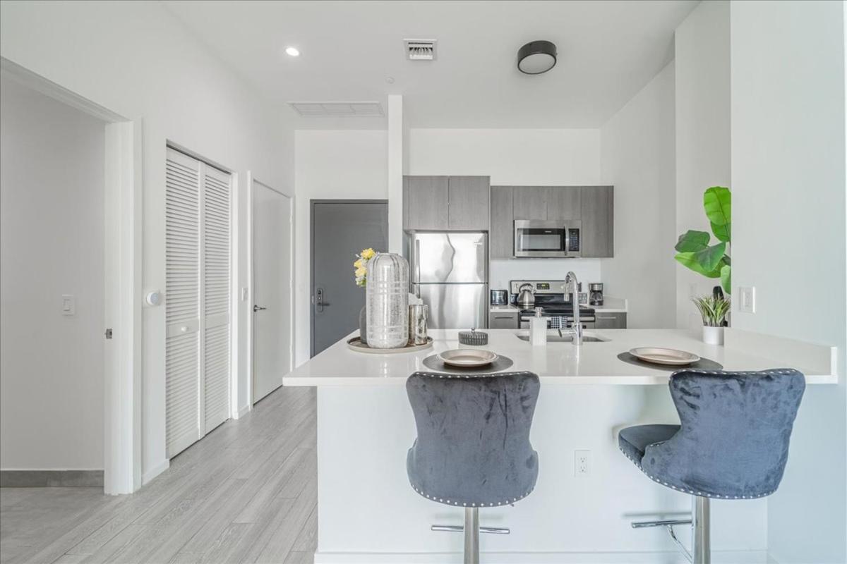 Tr Miami 2 Bedroom, 1 Bedroom, And Studio Condos With Balconies Exterior foto